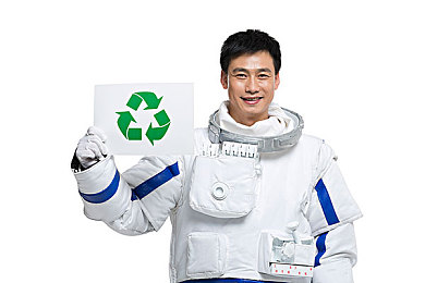 公交车上的诗请和小诗的背景故事背景介绍｜公交车厢里的诗意邂逅：探寻文化传承的诗篇之旅-1