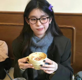 一个人看wwwww：当代年轻人孤独经济崛起,互联网文化如何影响心理健康-4